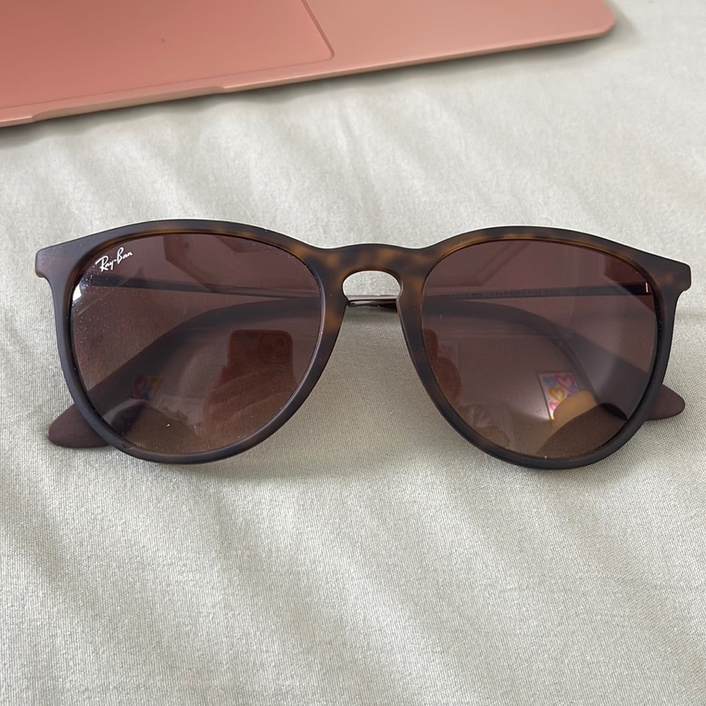 PERFECT CONDITION Erika ray-bans